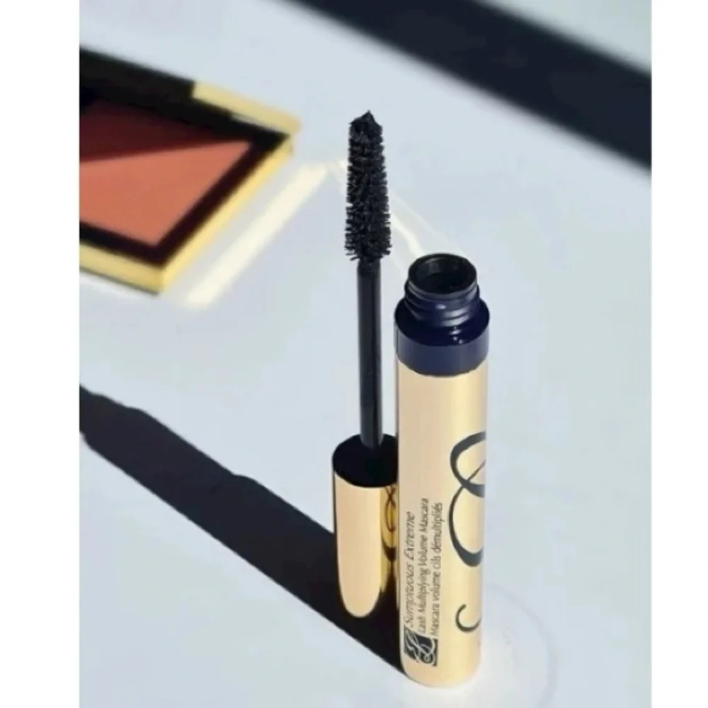 Estee Lauder Sumptuous Extreme Lash Multiplying Volume Mascara Extreme Black 01